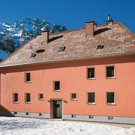 Eight-bedroom Holiday In Eisenerz